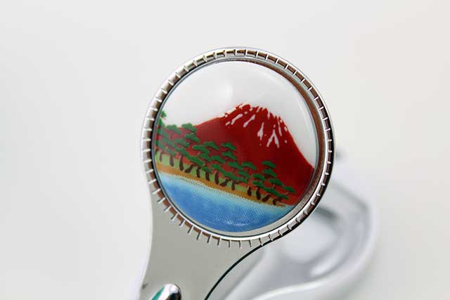 プレゼント・ギフトにやきもの（焼き物 陶磁器）オリジナルのアクセサリー・小物雑貨 有田焼富士山爪切り 赤富士松