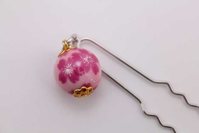 プレゼント・ギフトにやきもの（焼き物 陶磁器）オリジナルのアクセサリー・小物雑貨 有田焼かんざし 磁器玉 ピンク桜