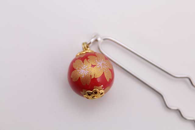 プレゼント・ギフトにやきもの（焼き物 陶磁器）オリジナルのアクセサリー・小物雑貨 有田焼かんざし 磁器玉 赤金桜