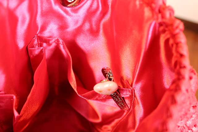 プレゼント・ギフトにやきもの（焼き物 陶磁器）オリジナルのアクセサリー・小物雑貨 有田焼クリップ式キーホルダー ハート ピンク銀桜